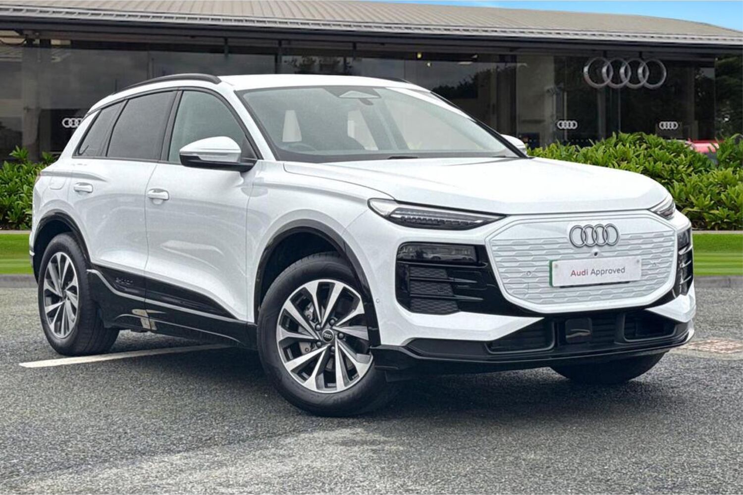 Main listing image - Audi Q6 e-tron
