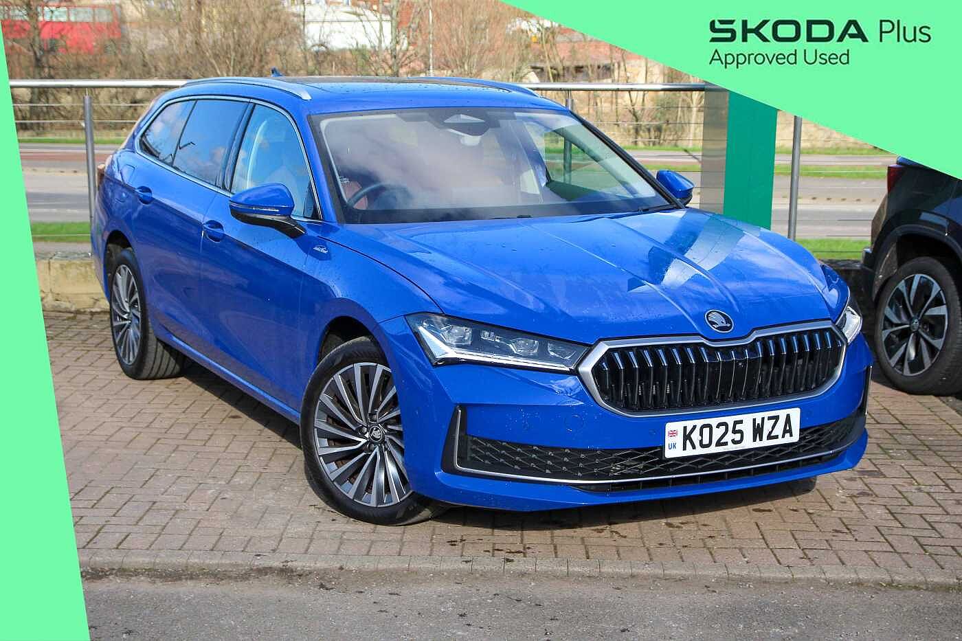Main listing image - Skoda Superb Estate