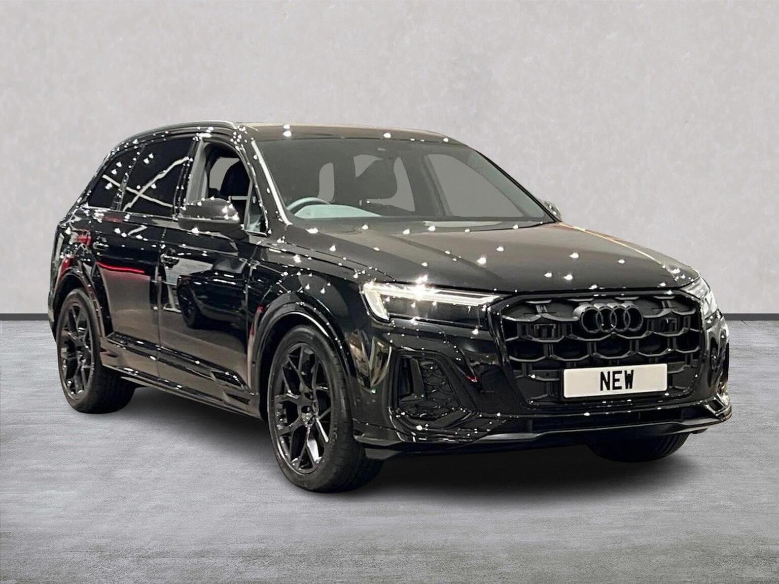 Main listing image - Audi Q7