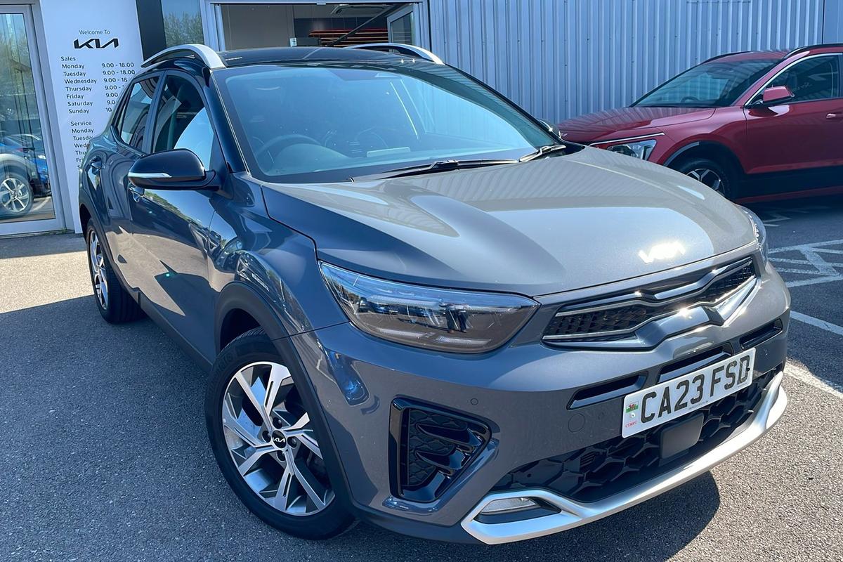 Main listing image - Kia Stonic