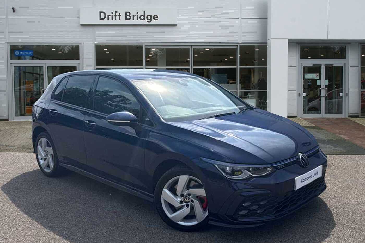 Main listing image - Volkswagen Golf GTE