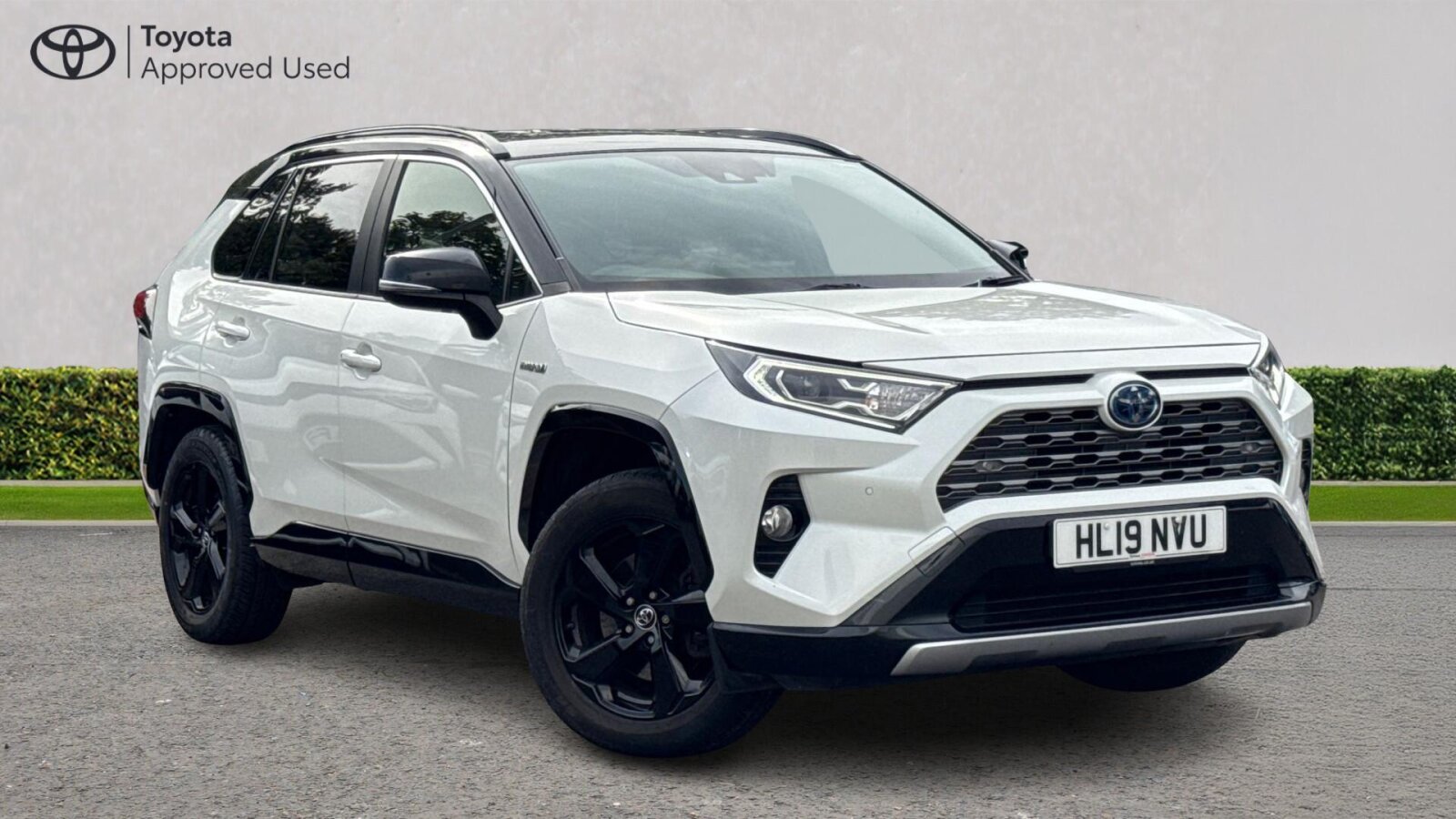 Main listing image - Toyota RAV4