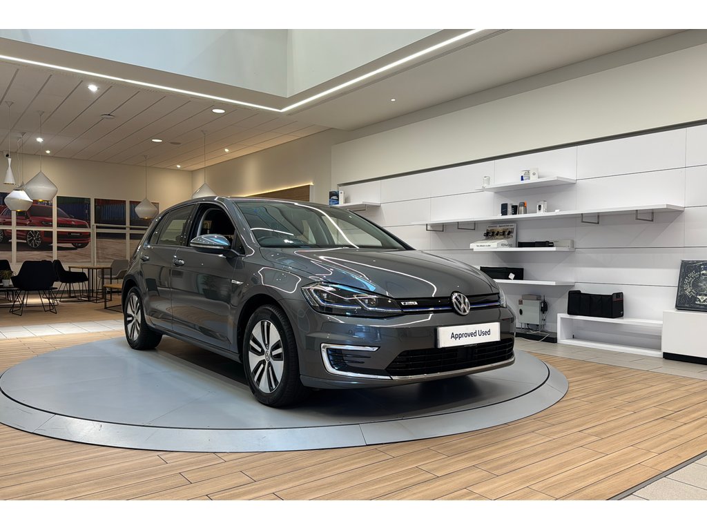 Main listing image - Volkswagen e-Golf