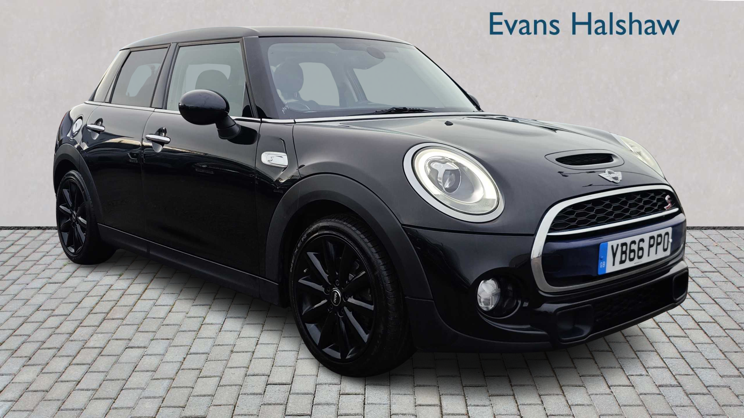 Main listing image - MINI Hatchback 5dr