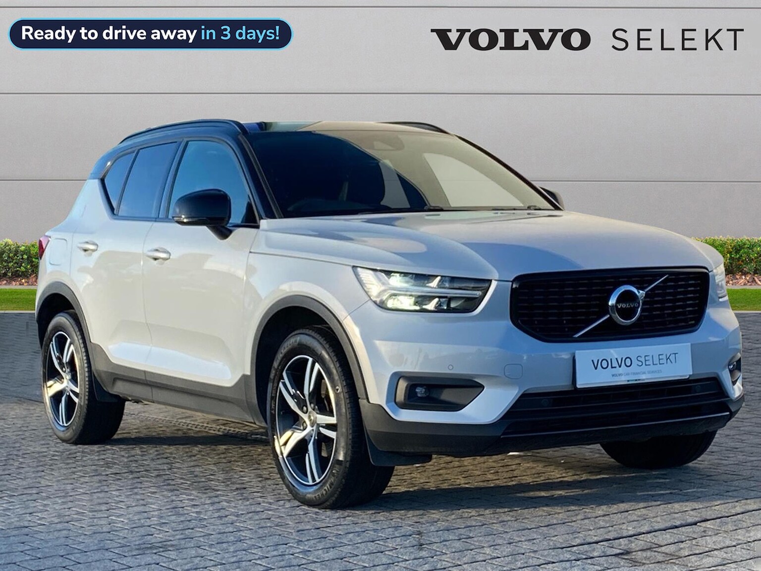 Main listing image - Volvo XC40