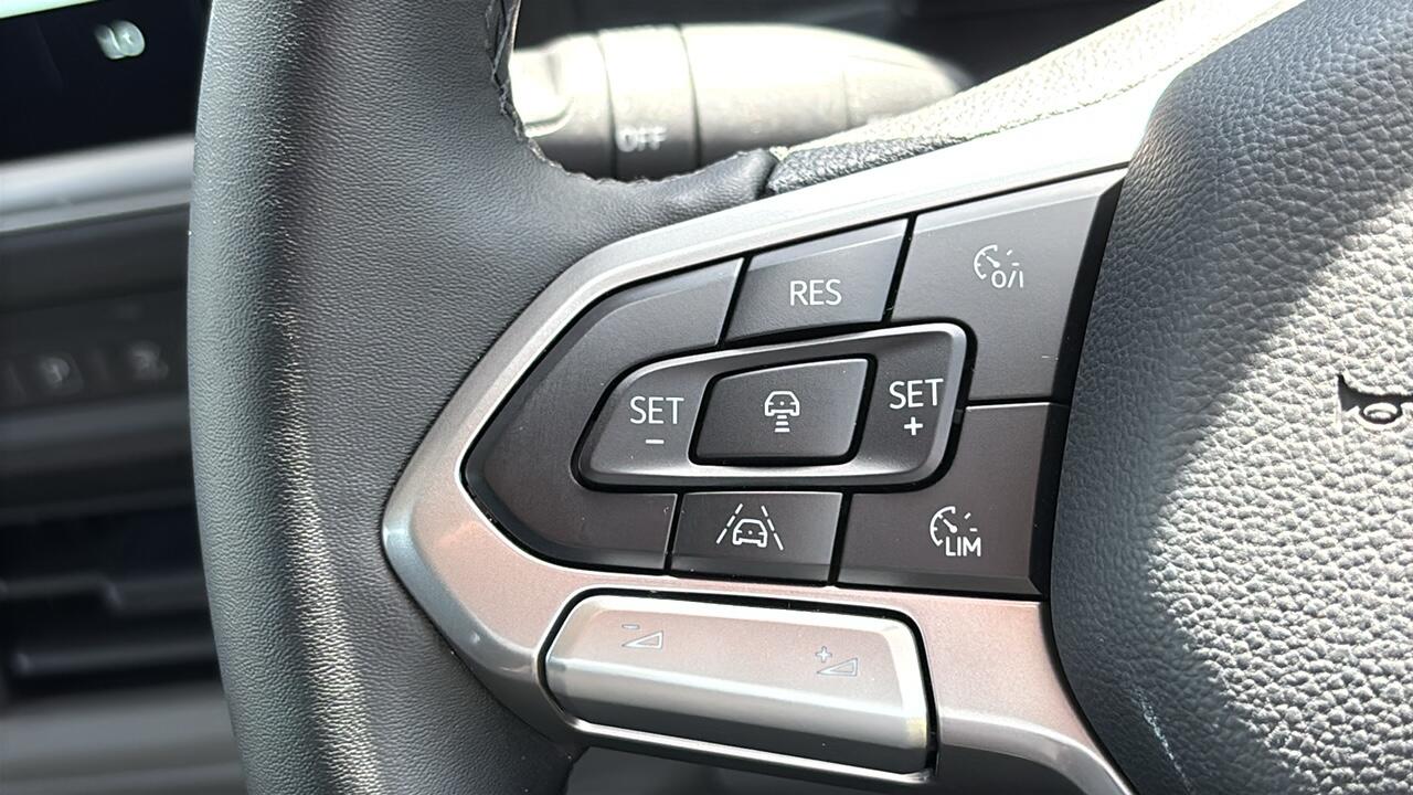 Main listing image - Volkswagen Transporter
