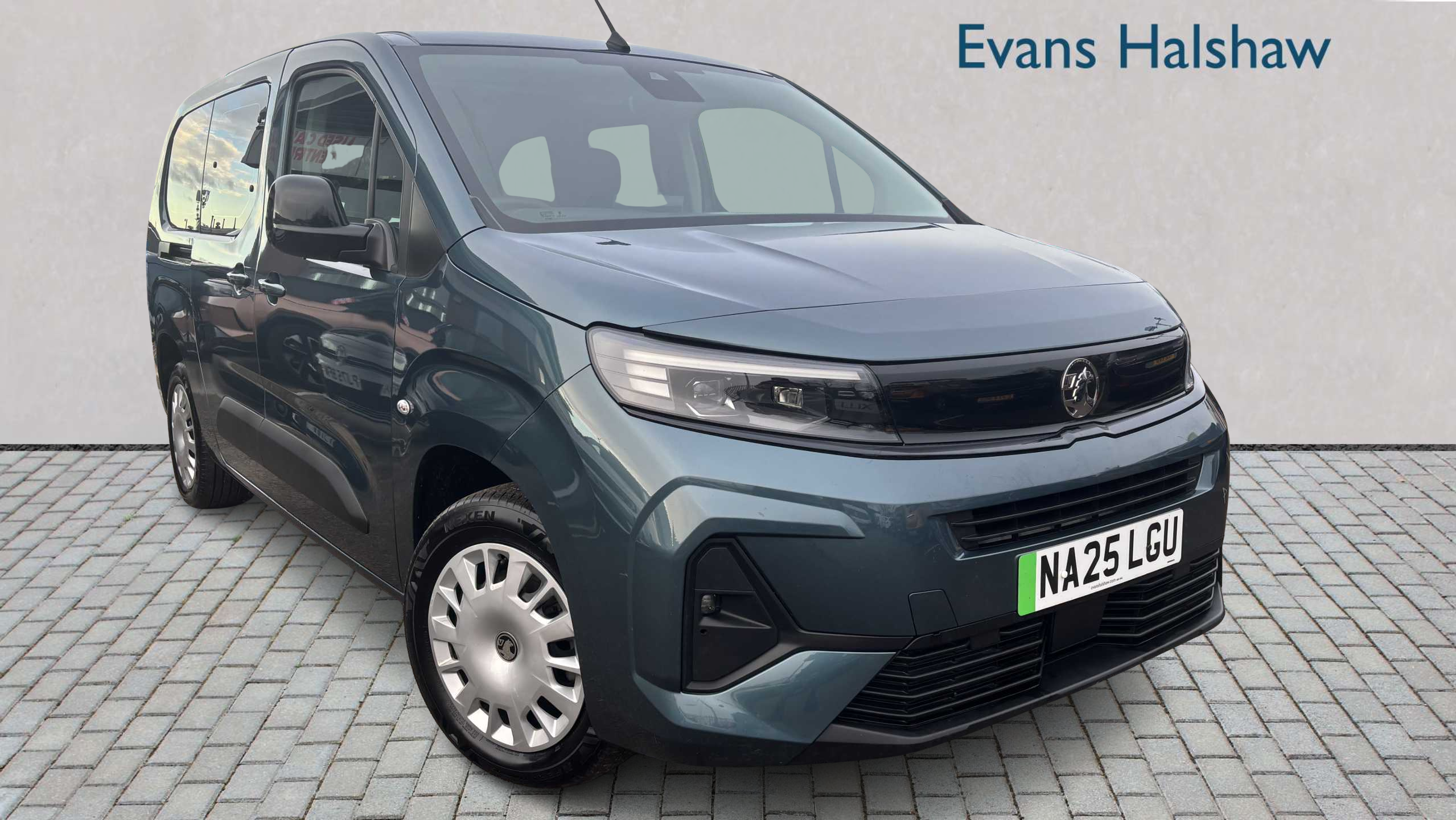 Main listing image - Vauxhall Combo Life-e