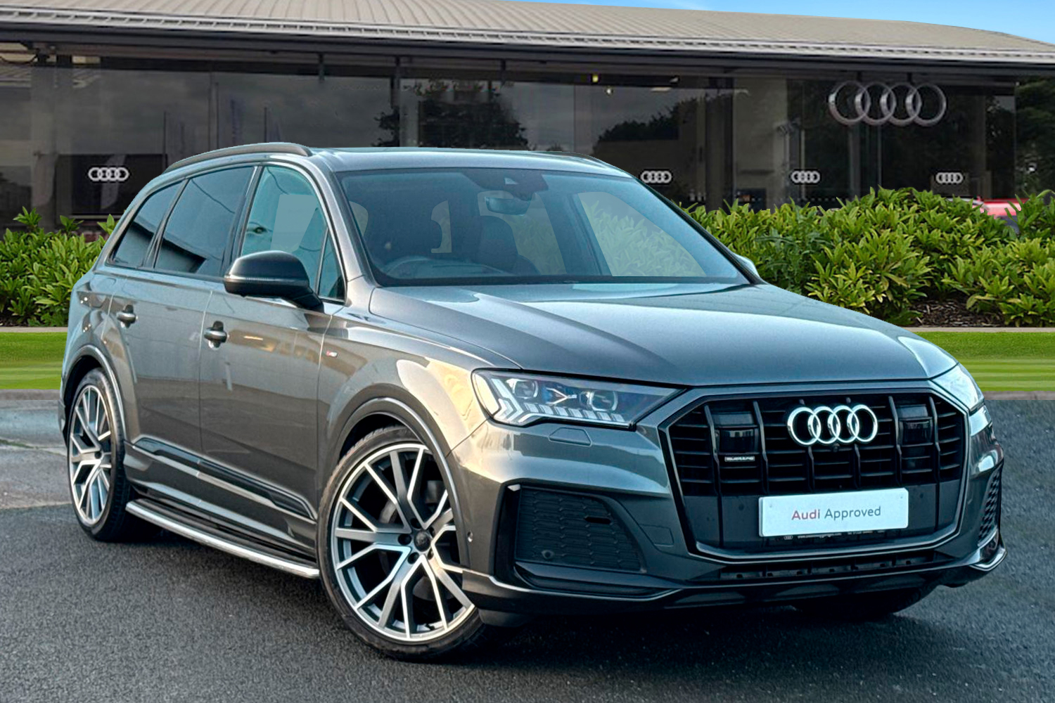 Main listing image - Audi Q7