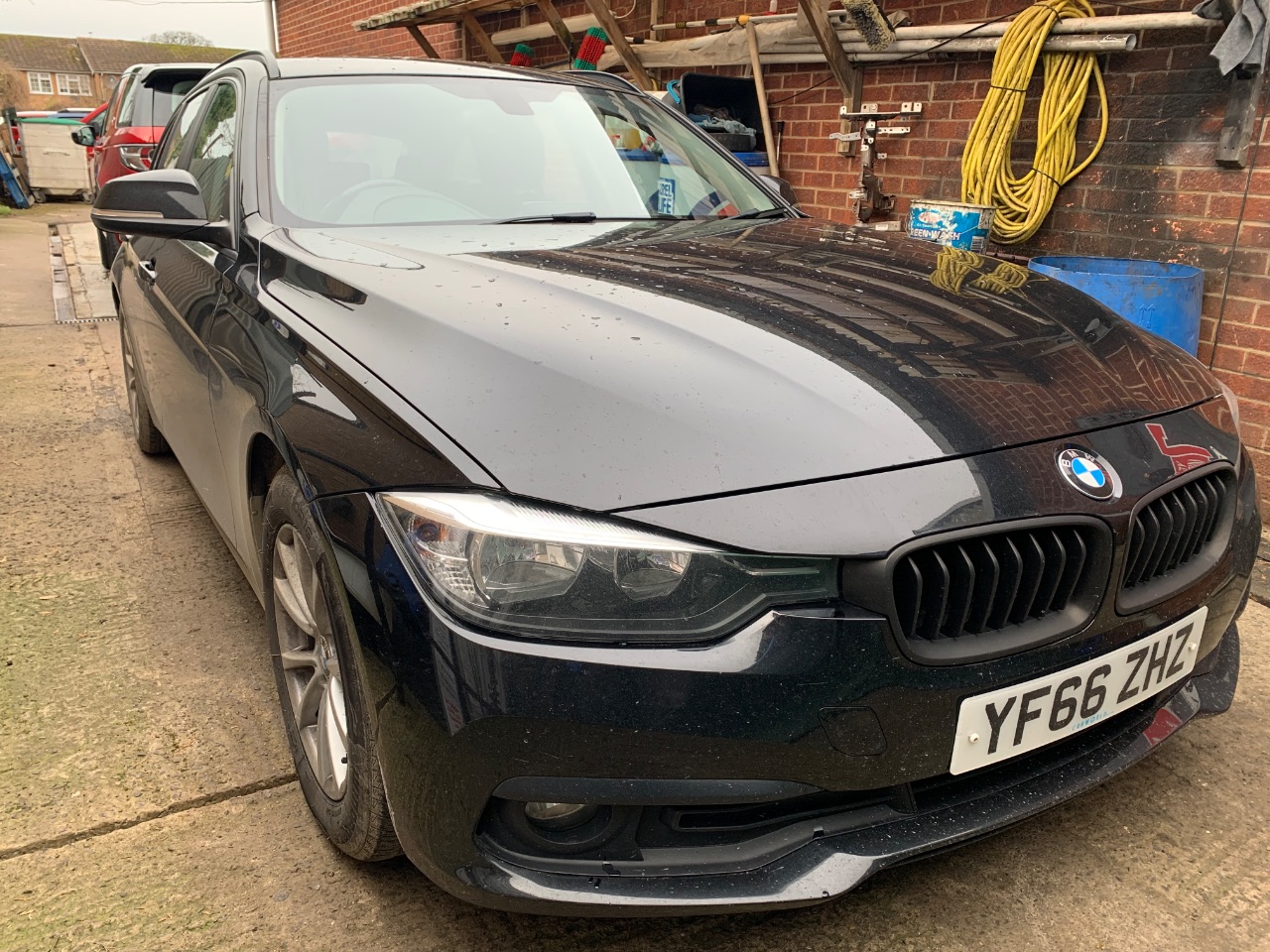 Main listing image - BMW 3 Series Touring