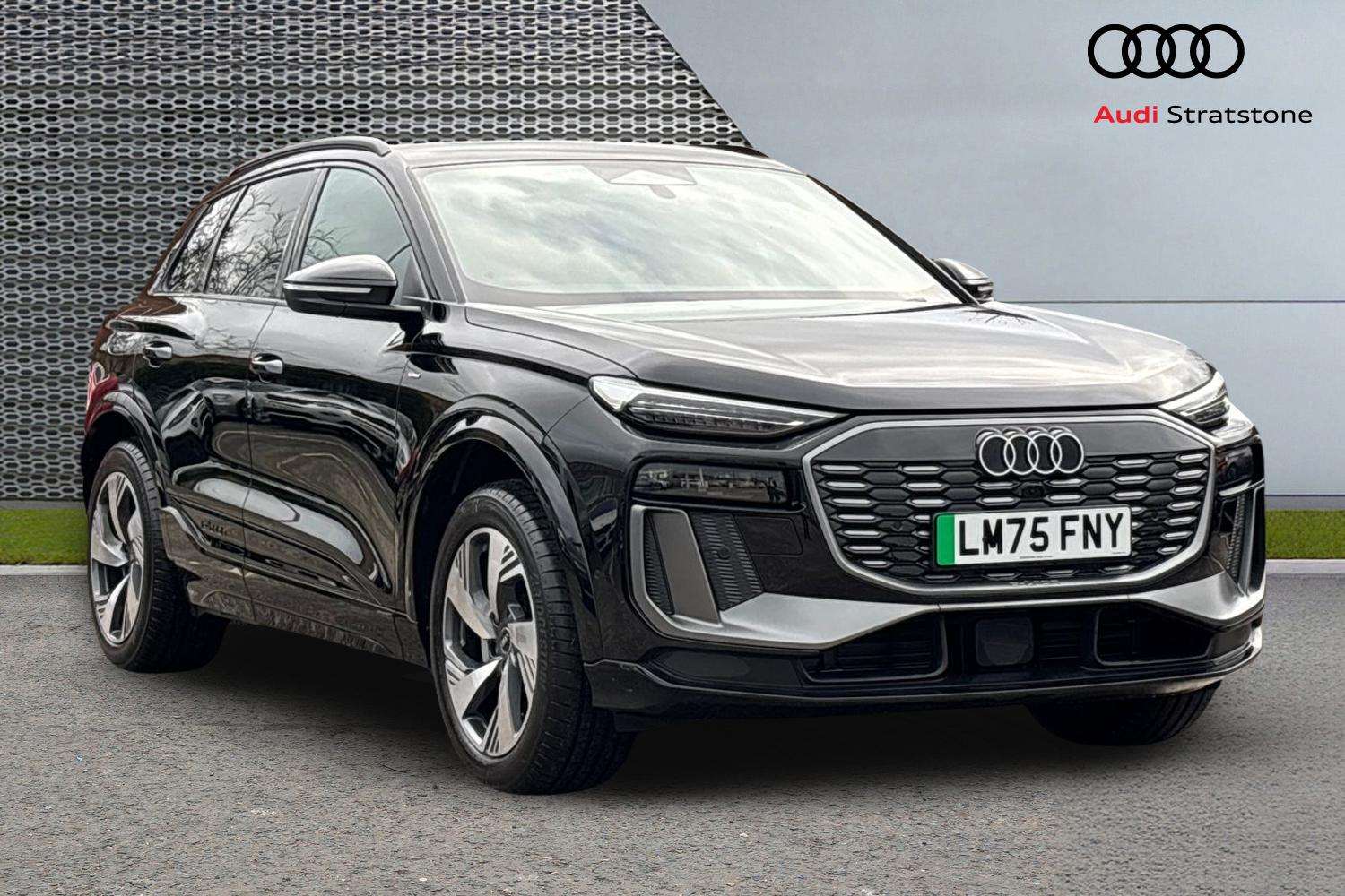 Main listing image - Audi Q6 e-tron
