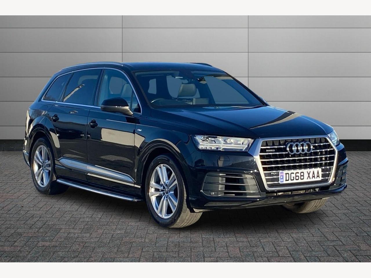 Main listing image - Audi Q7