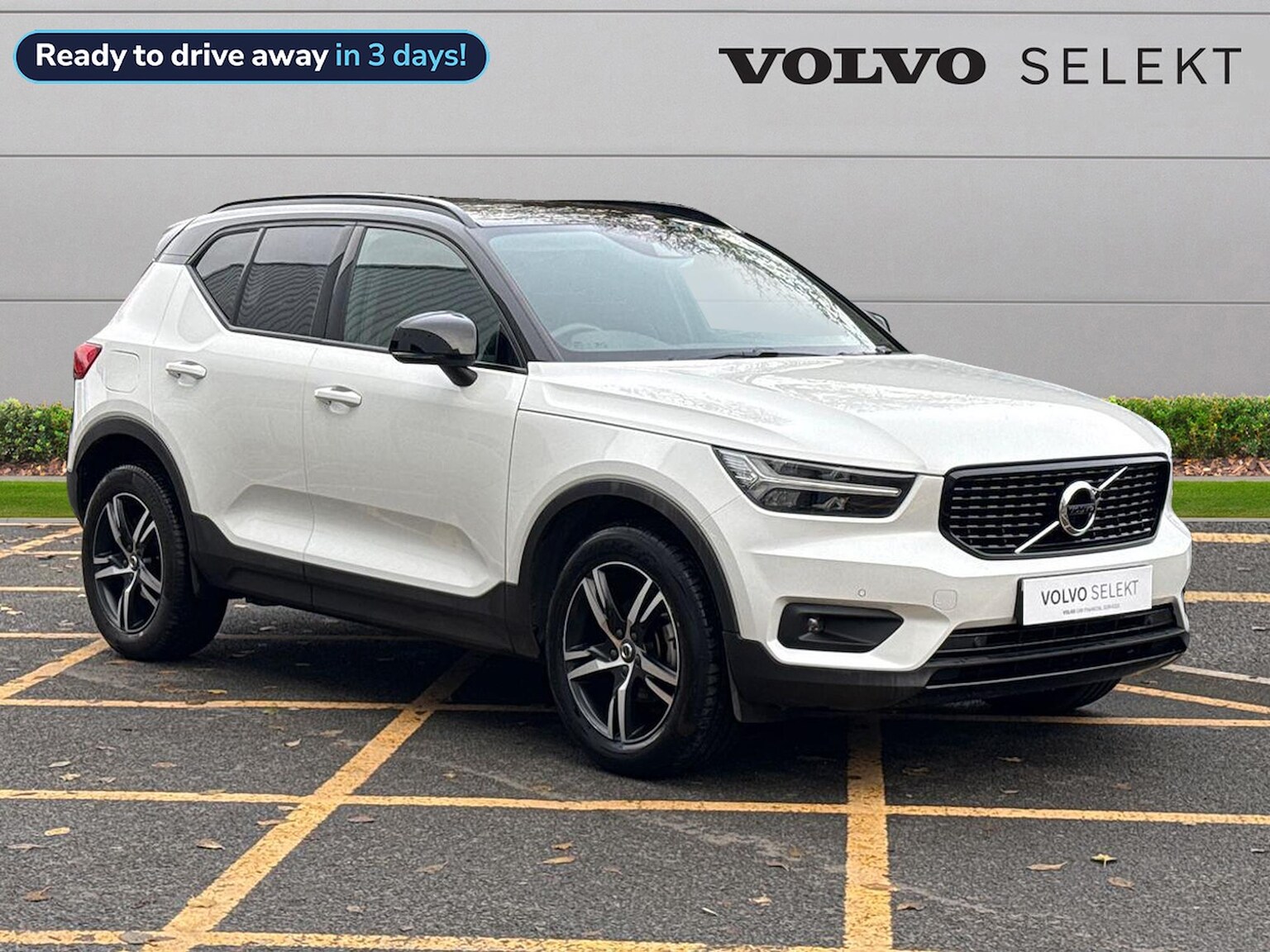 Main listing image - Volvo XC40