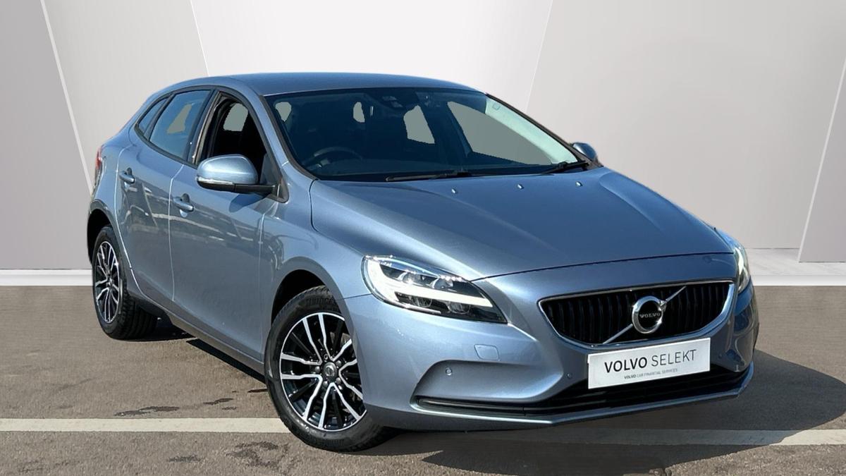 Main listing image - Volvo V40