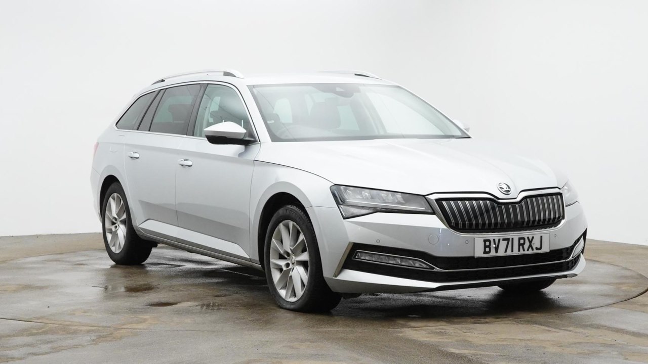 Main listing image - Skoda Superb Estate