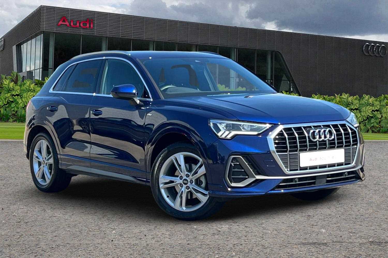 Main listing image - Audi Q3