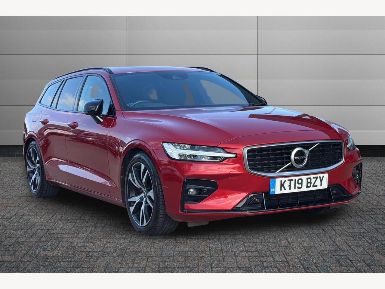 Main listing image - Volvo V60