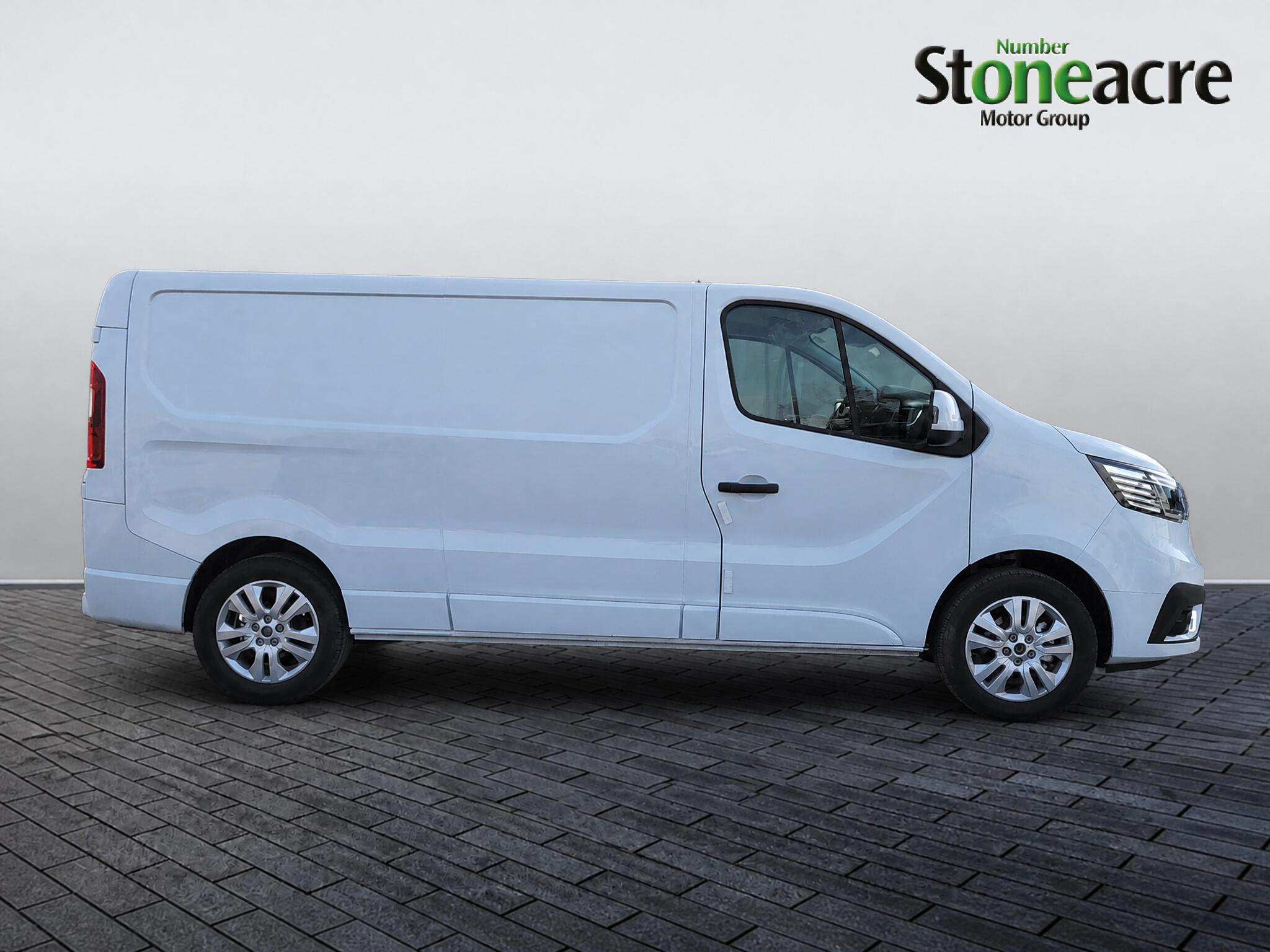 Main listing image - Renault Trafic