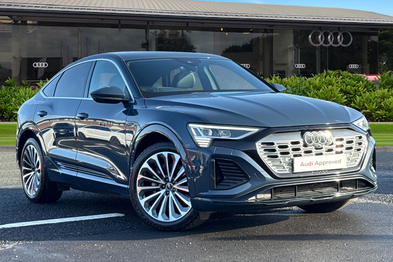 Main listing image - Audi Q8