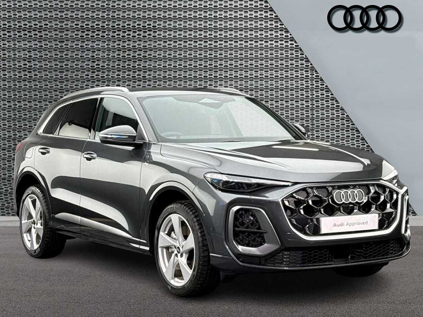 Main listing image - Audi Q5