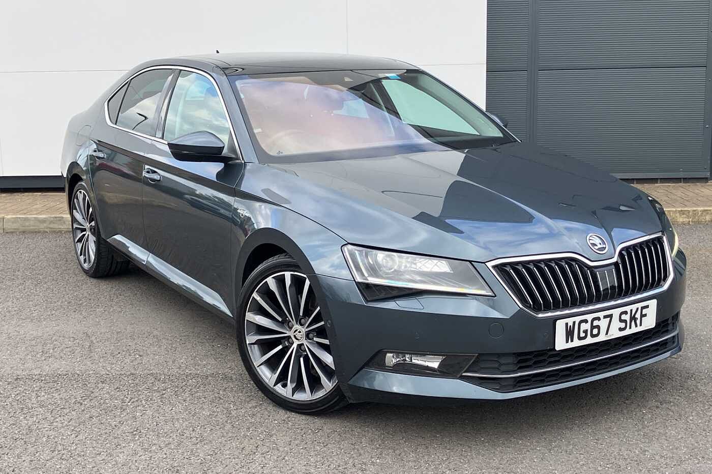 Main listing image - Skoda Superb