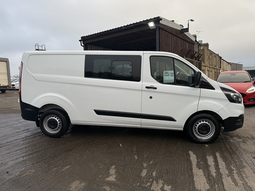 Main listing image - Ford Transit Custom