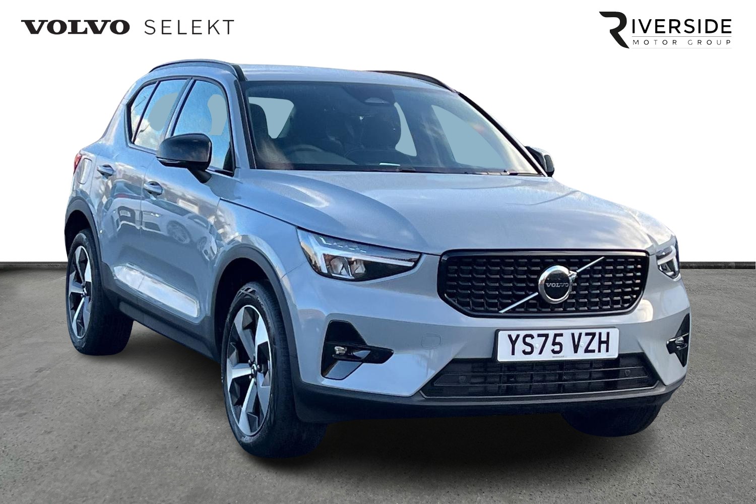 Main listing image - Volvo XC40