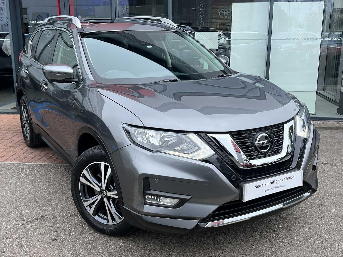 Main listing image - Nissan X-Trail