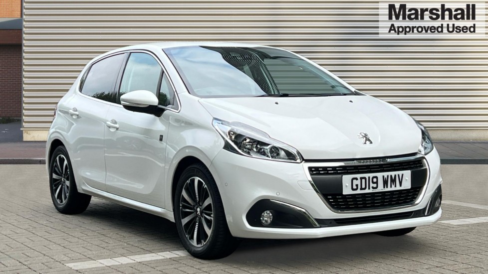 Main listing image - Peugeot 208