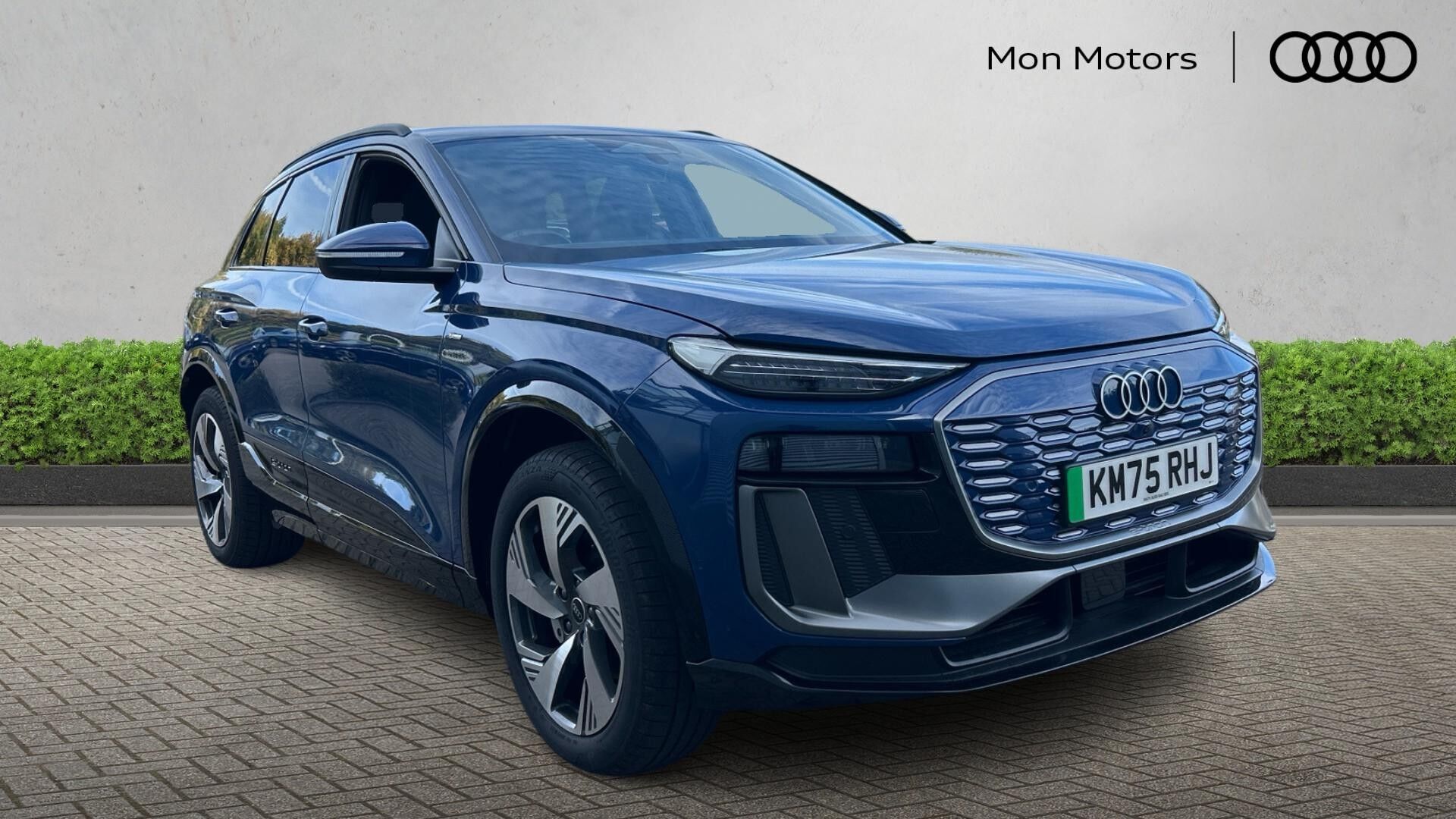 Main listing image - Audi Q6