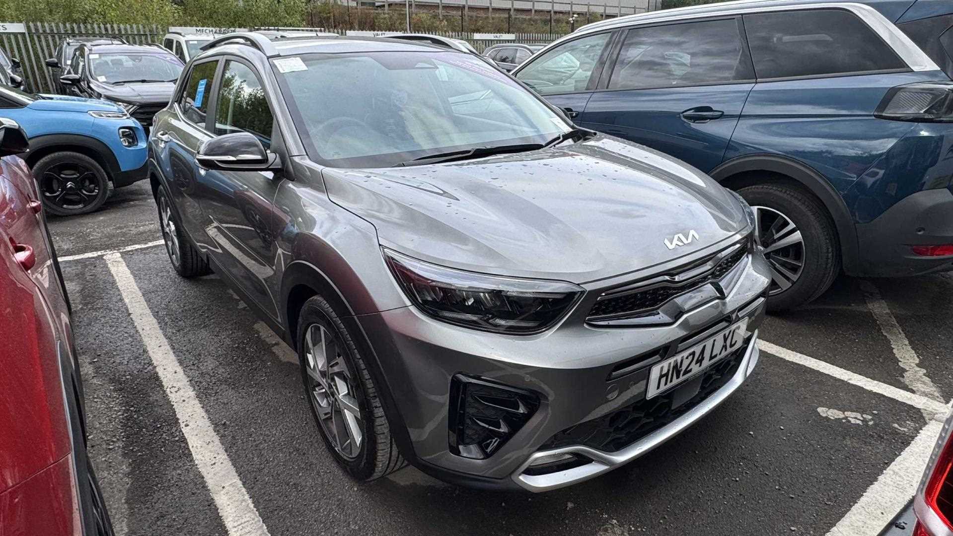 Main listing image - Kia Stonic