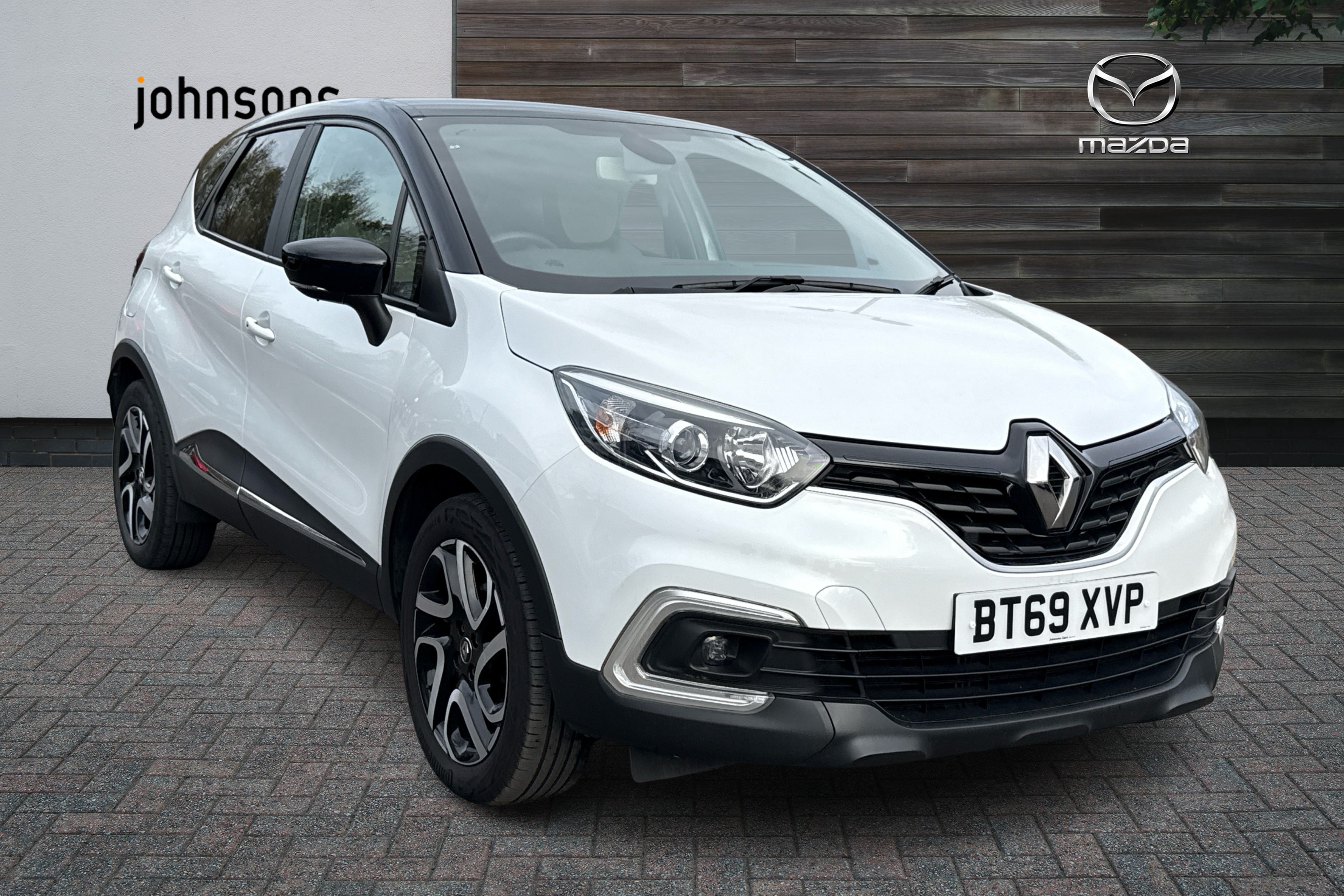 Main listing image - Renault Captur