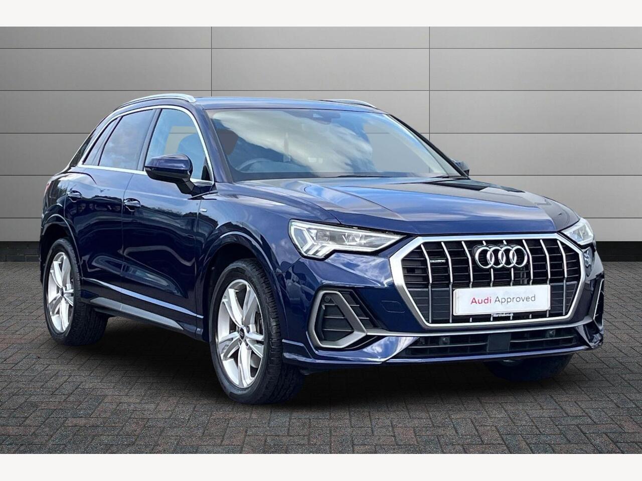 Main listing image - Audi Q3