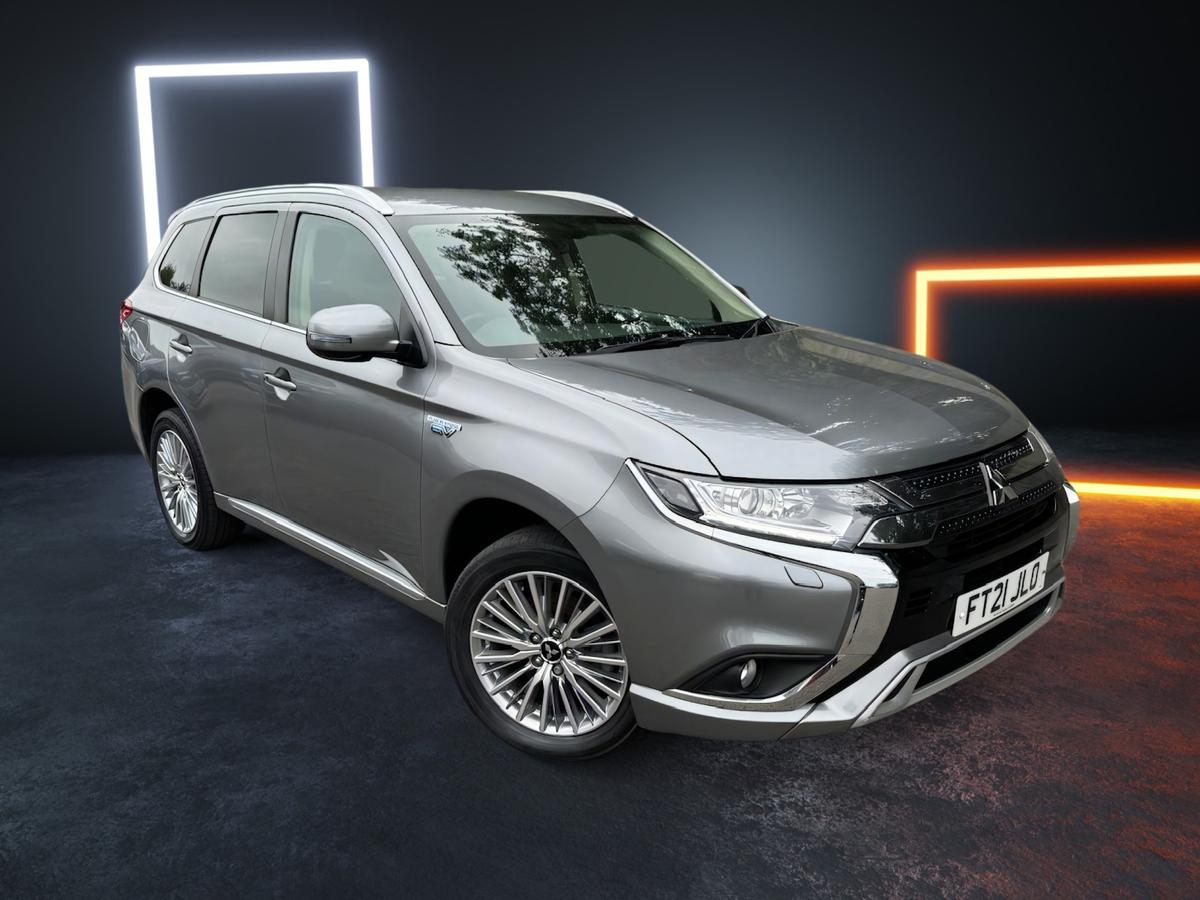 Main listing image - Mitsubishi Outlander