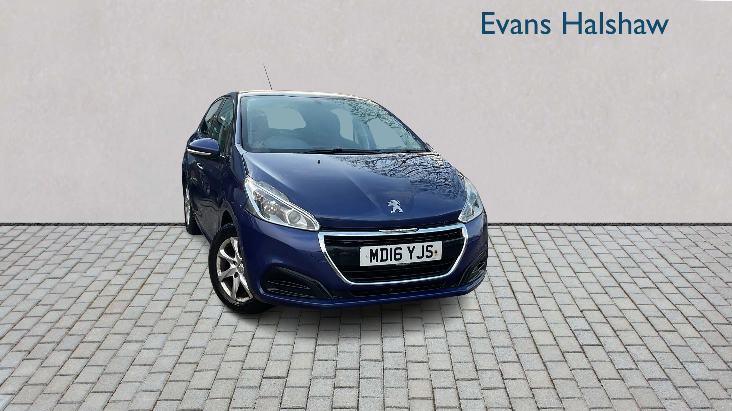 Main listing image - Peugeot 208