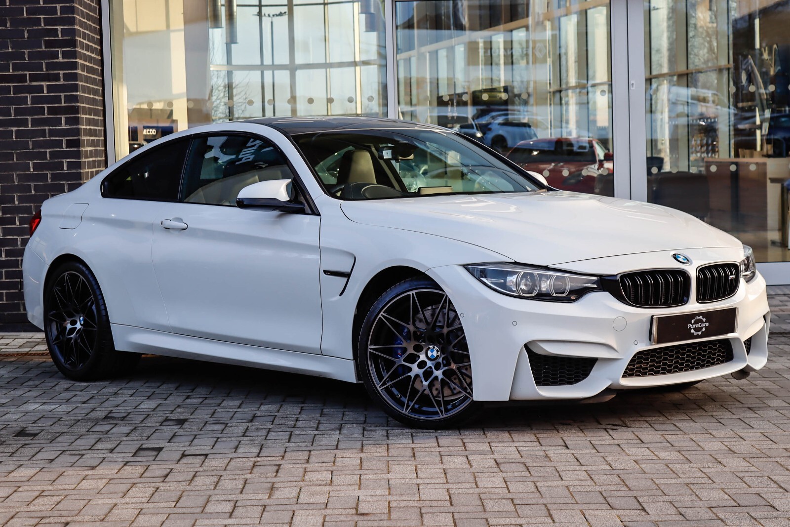 Main listing image - BMW M4