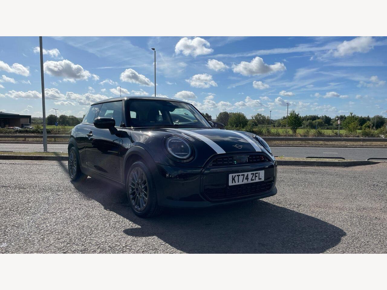 Main listing image - MINI Hatchback