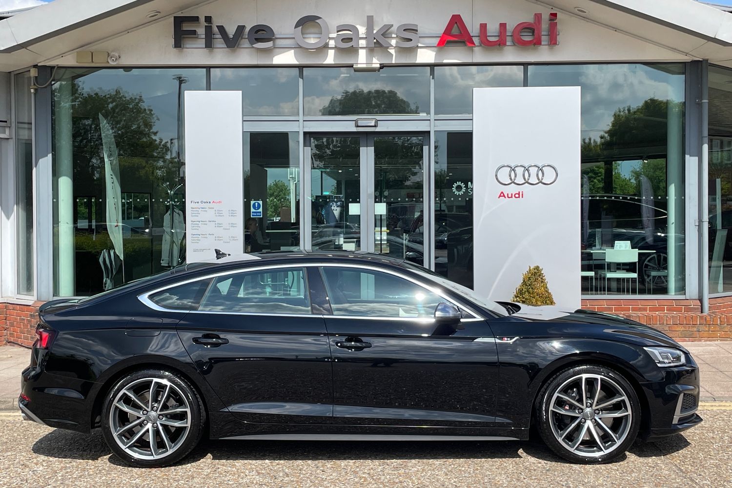 Main listing image - Audi S5
