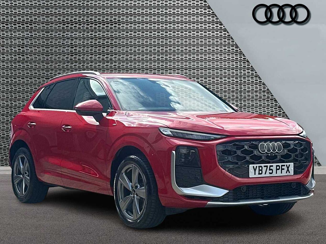 Main listing image - Audi Q3