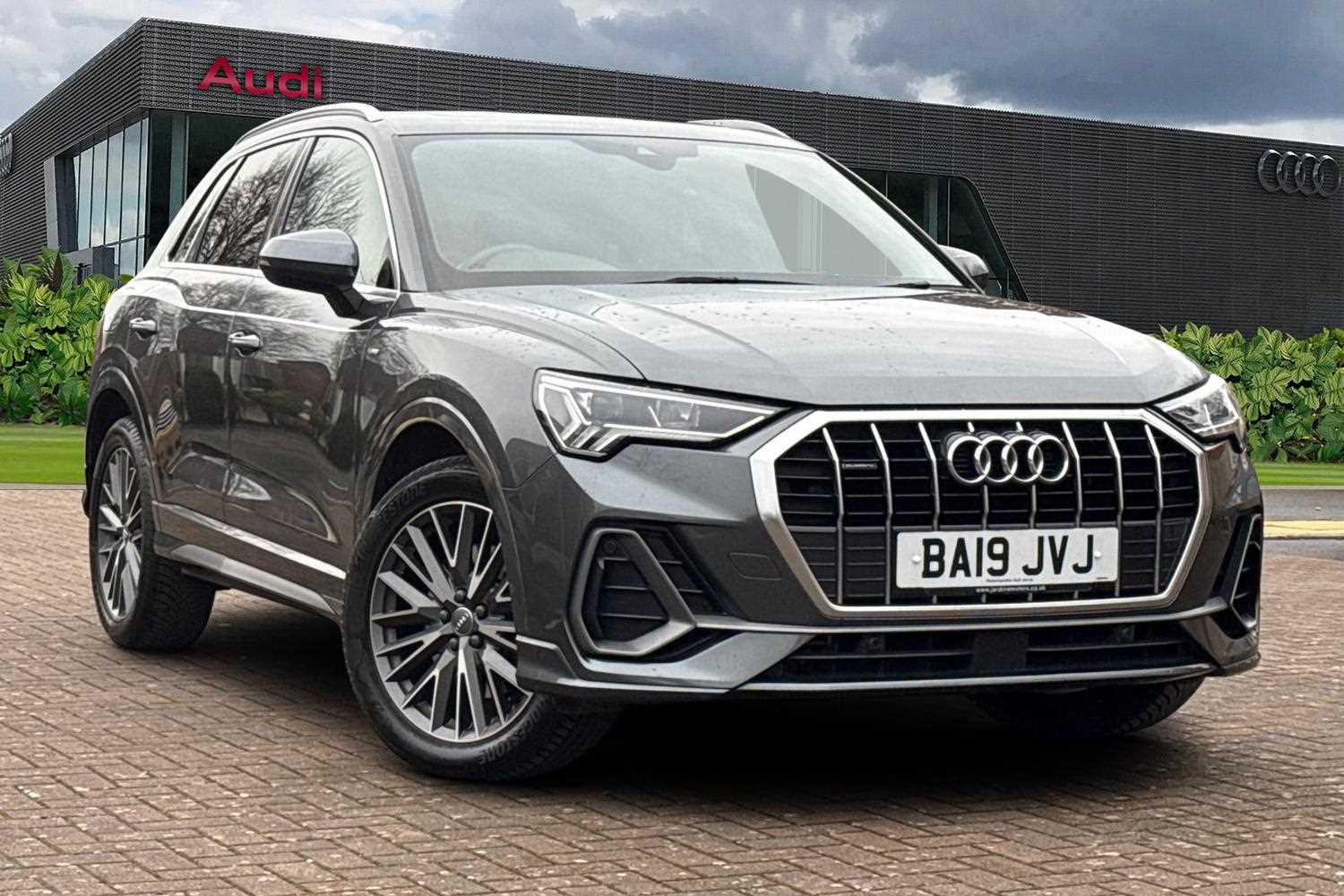 Main listing image - Audi Q3