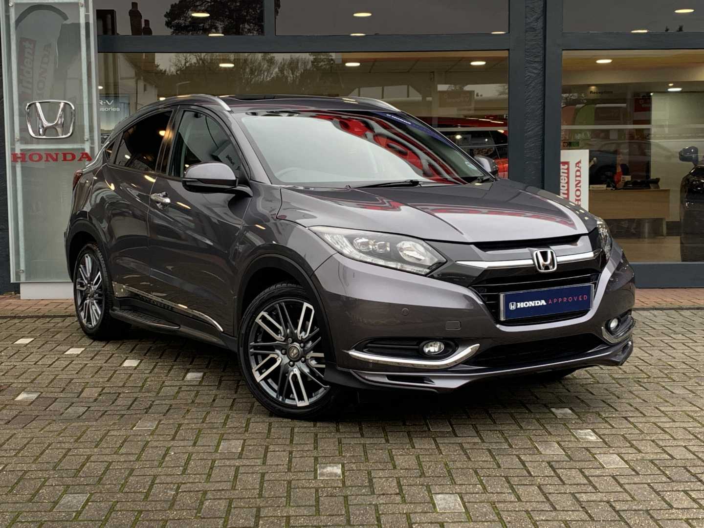 Main listing image - Honda HR-V