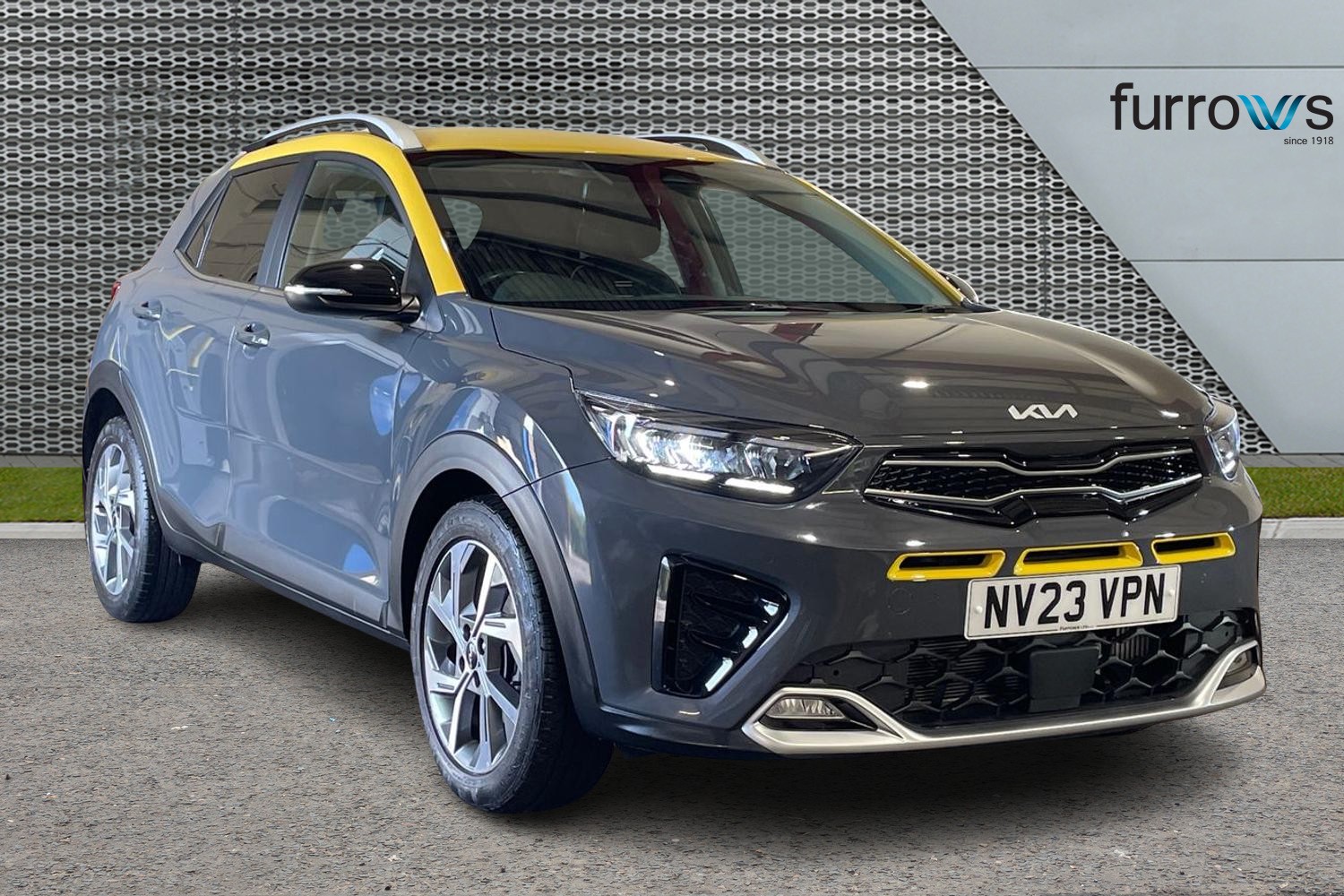 Main listing image - Kia Stonic