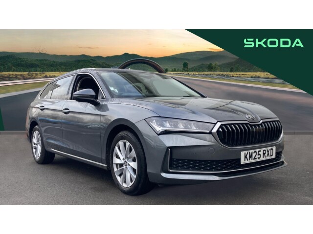 Main listing image - Skoda Superb Estate