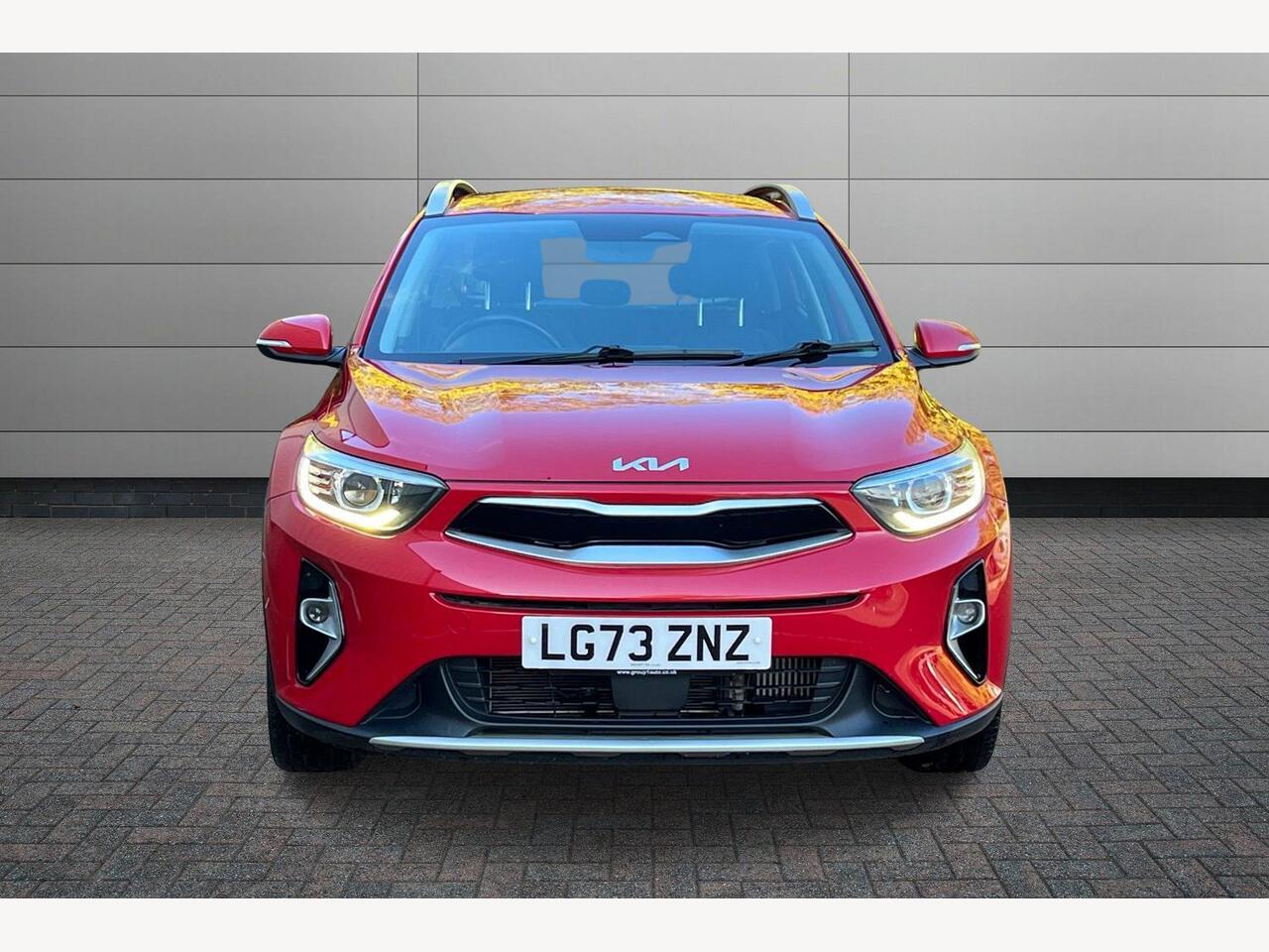 Main listing image - Kia Stonic