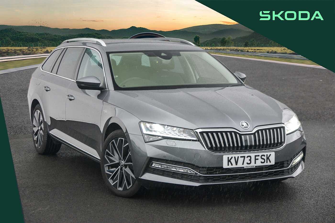 Main listing image - Skoda Superb Estate