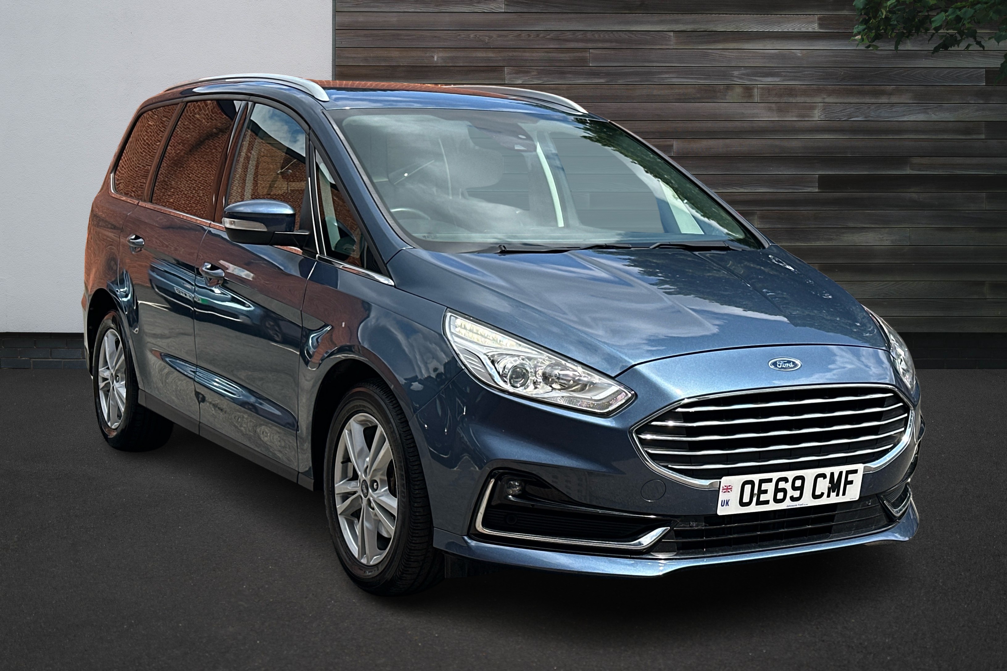 Main listing image - Ford Galaxy