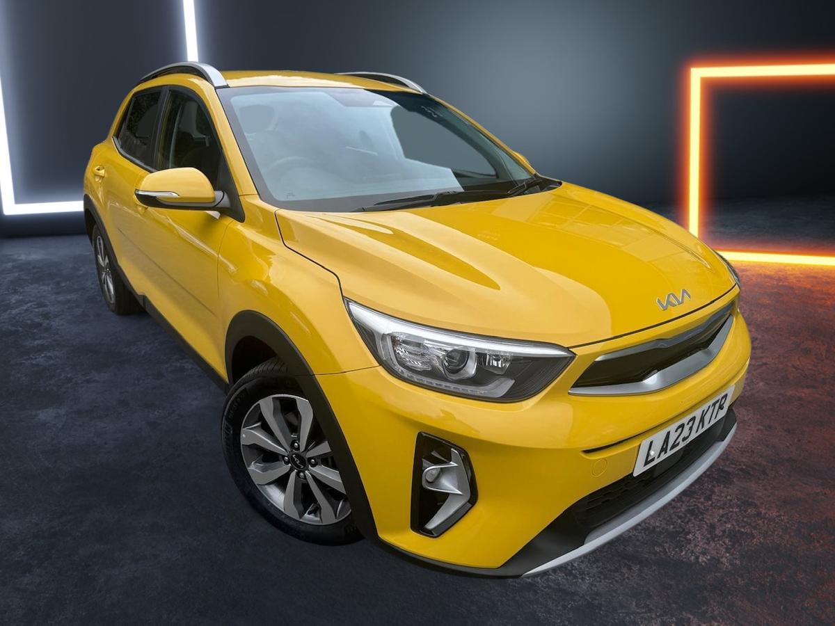 Main listing image - Kia Stonic