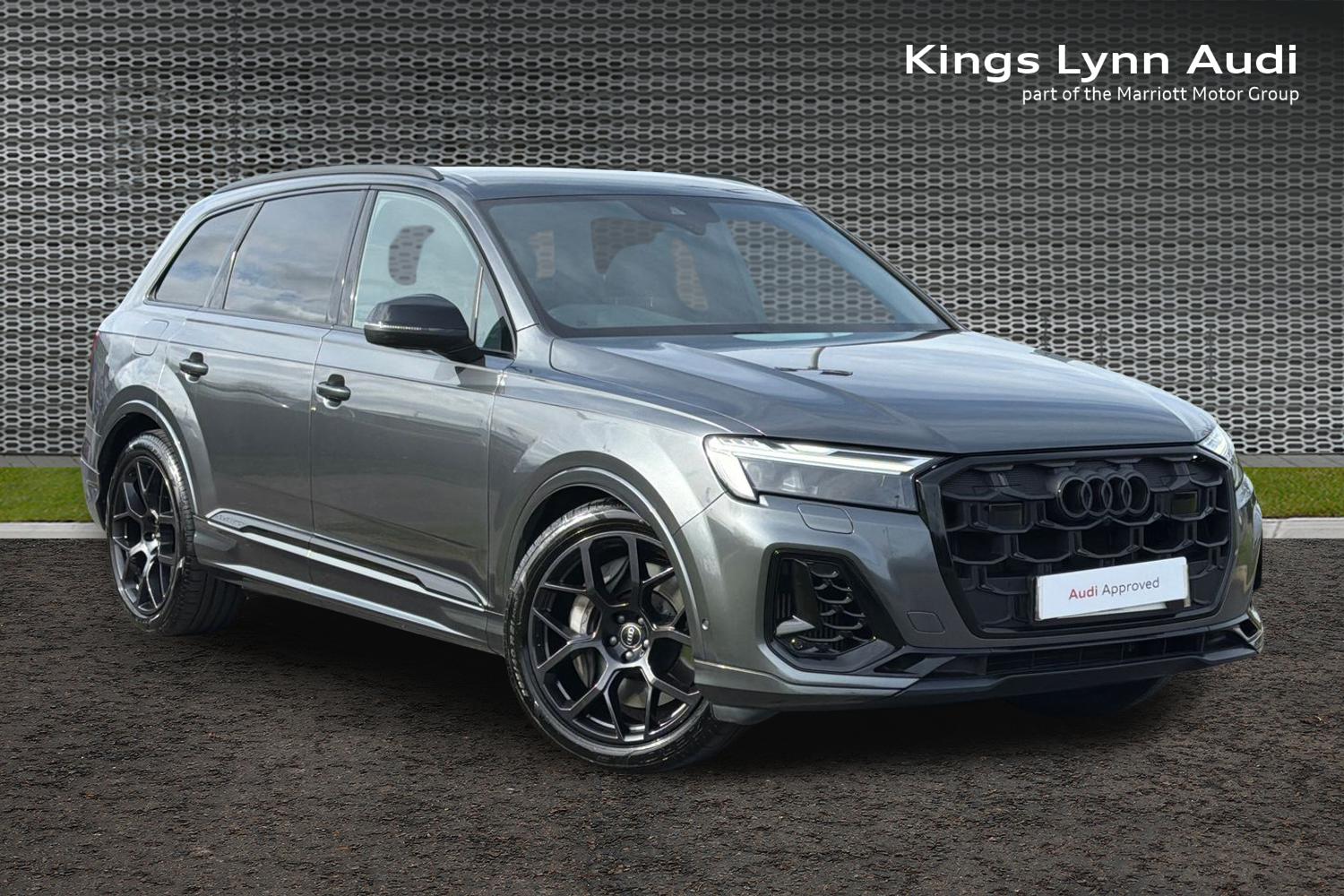 Main listing image - Audi Q7