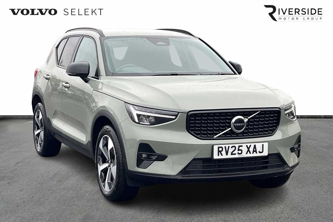 Main listing image - Volvo XC40