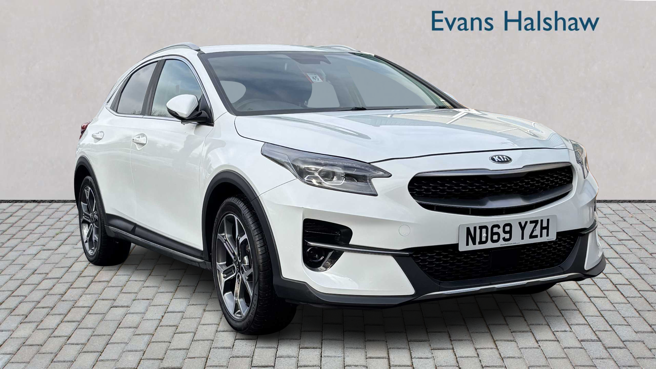 Main listing image - Kia XCeed