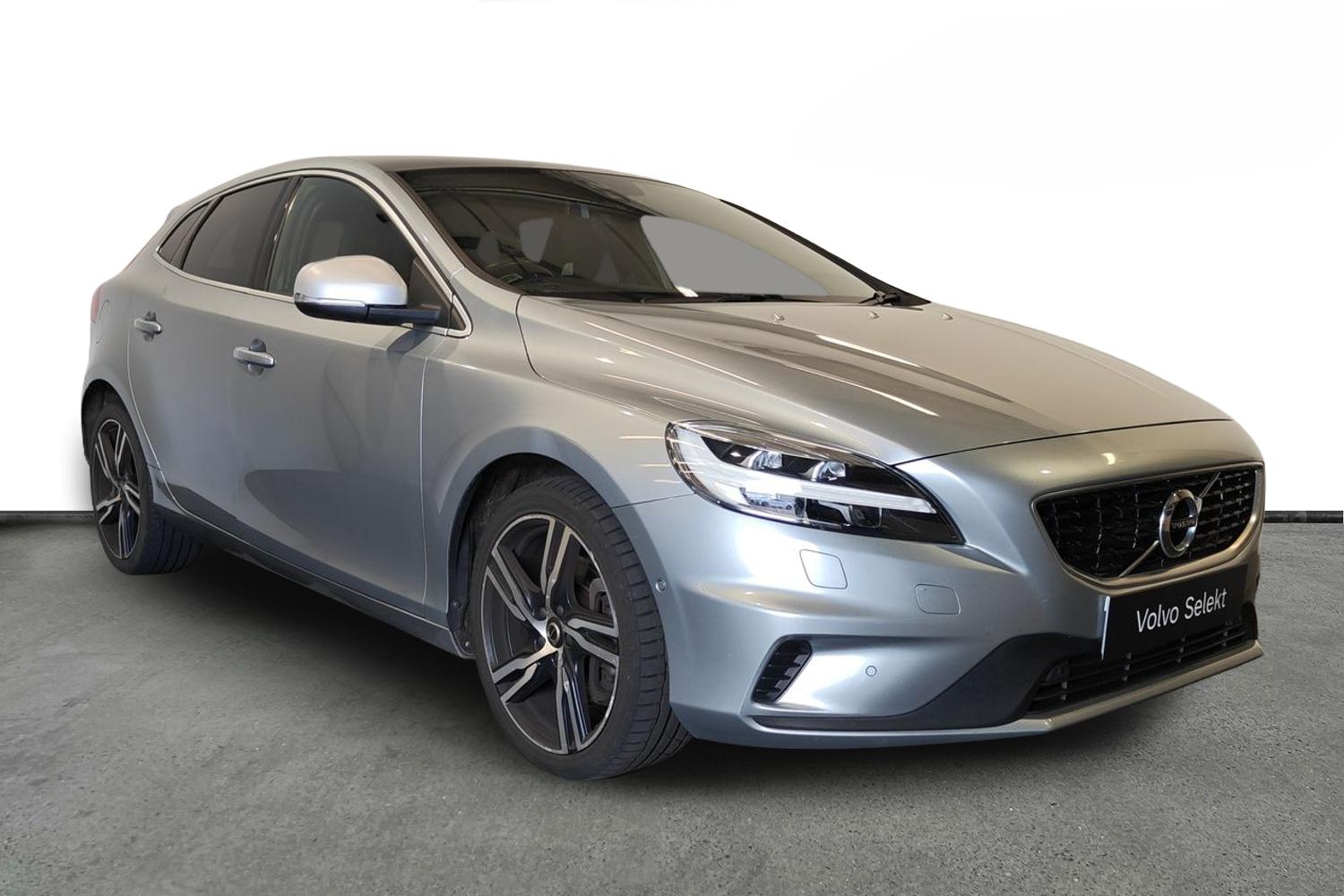 Main listing image - Volvo V40